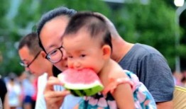 吃瓜现场在哪,吃瓜现场背后的故事与真相