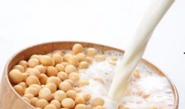 吃瓜喝豆浆拉肚,夏日消暑饮品变“拉肚神器”？吃瓜喝豆浆竟引发肠胃不适