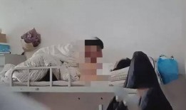 女生在宿舍吃瓜,揭秘女生宿舍里的那些八卦趣事