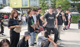 吃瓜群众都在围观,围观热潮背后的故事