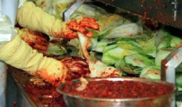 英爷吃瓜韩爷吃泡菜,英爷吃瓜，韩爷吃泡菜