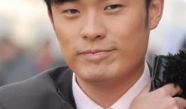 陈赫吃八瓜鱼,勇吃八瓜鱼大挑战