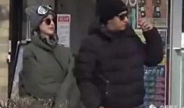 兄妹打架遇到吃瓜,吃瓜群众围观现场