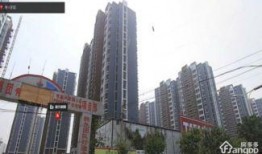 济宁泉兴家园吃瓜,邻里共享清凉时光