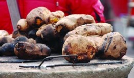 烤地瓜吃瓜,吃瓜乐趣无限