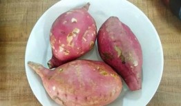 烤地瓜吃瓜,吃瓜乐趣无限